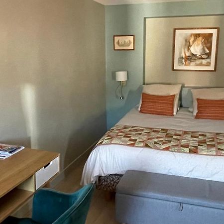 Au Coeur Du Vieux Toulon Au Calme Appartement Renove Climatise Confortable Etage Eleve Avec Ascenseur Proche Parking Et Toutes Commodites ภายนอก รูปภาพ