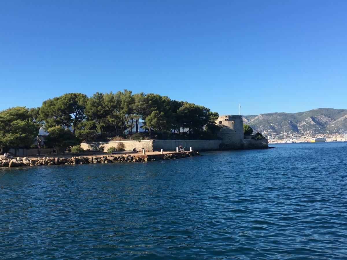 Au Coeur Du Vieux Toulon Au Calme Appartement Renove Climatise Confortable Etage Eleve Avec Ascenseur Proche Parking Et Toutes Commodites ภายนอก รูปภาพ