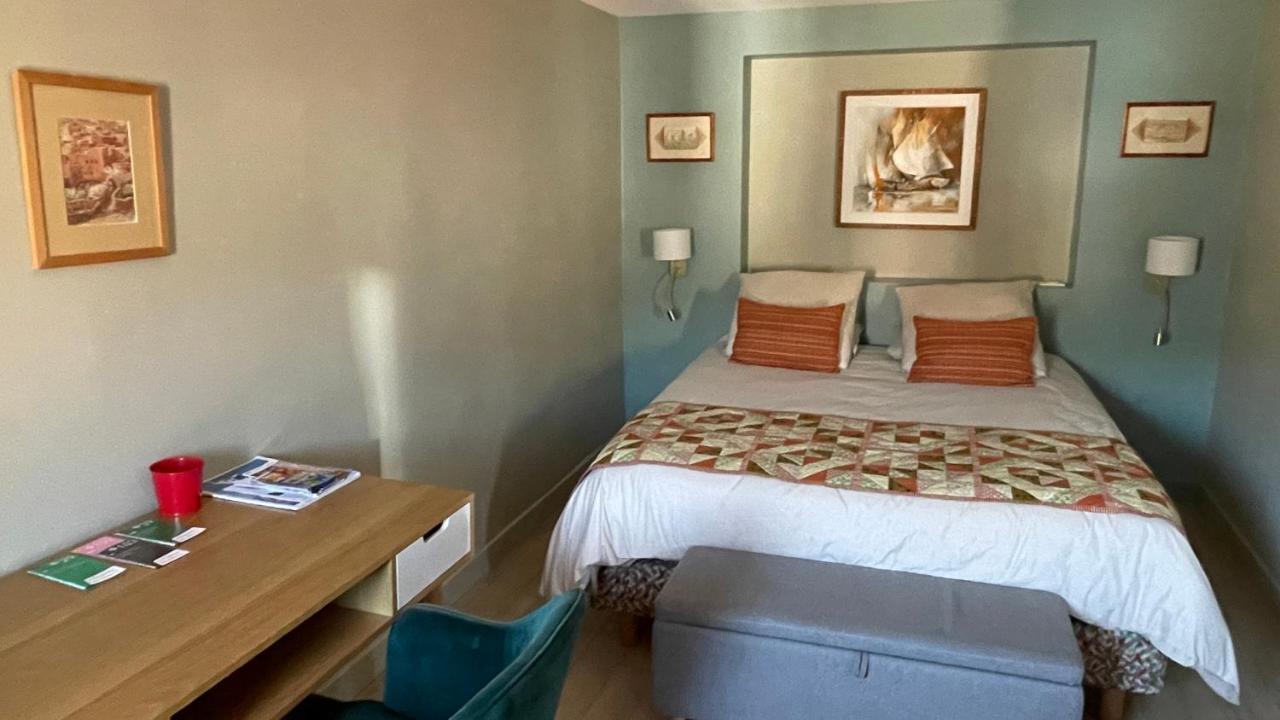 Au Coeur Du Vieux Toulon Au Calme Appartement Renove Climatise Confortable Etage Eleve Avec Ascenseur Proche Parking Et Toutes Commodites ภายนอก รูปภาพ