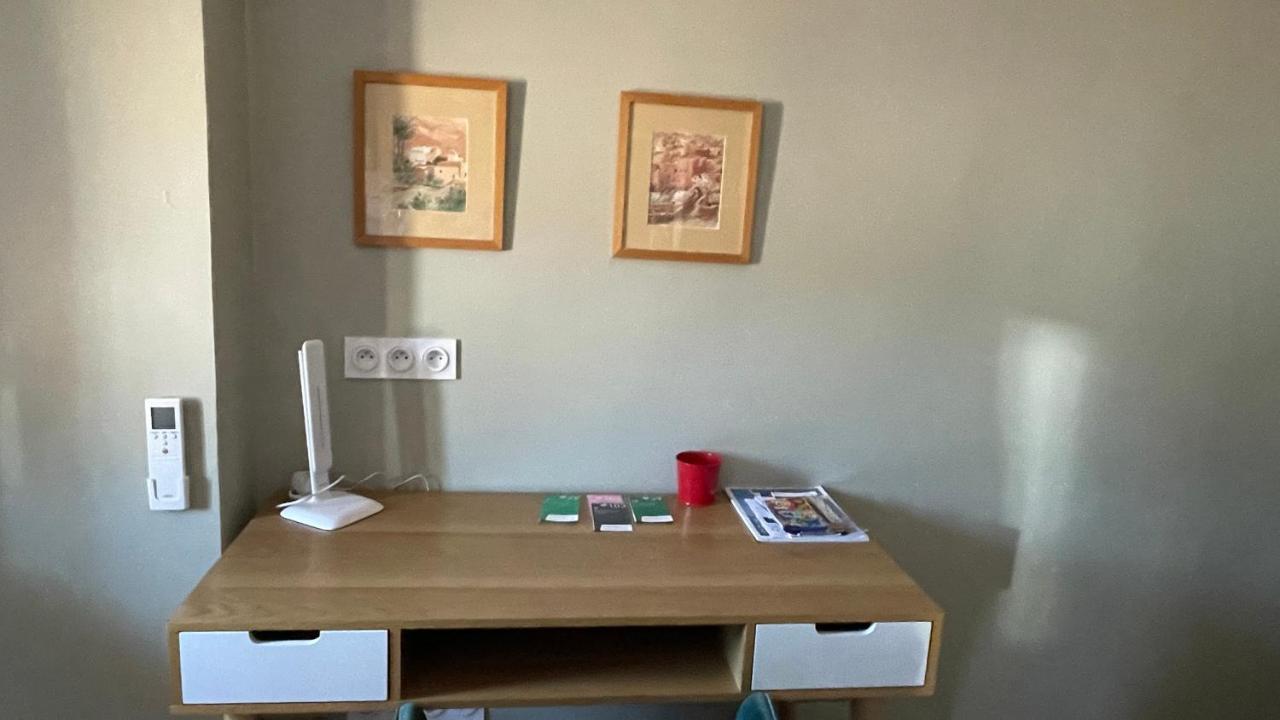 Au Coeur Du Vieux Toulon Au Calme Appartement Renove Climatise Confortable Etage Eleve Avec Ascenseur Proche Parking Et Toutes Commodites ภายนอก รูปภาพ