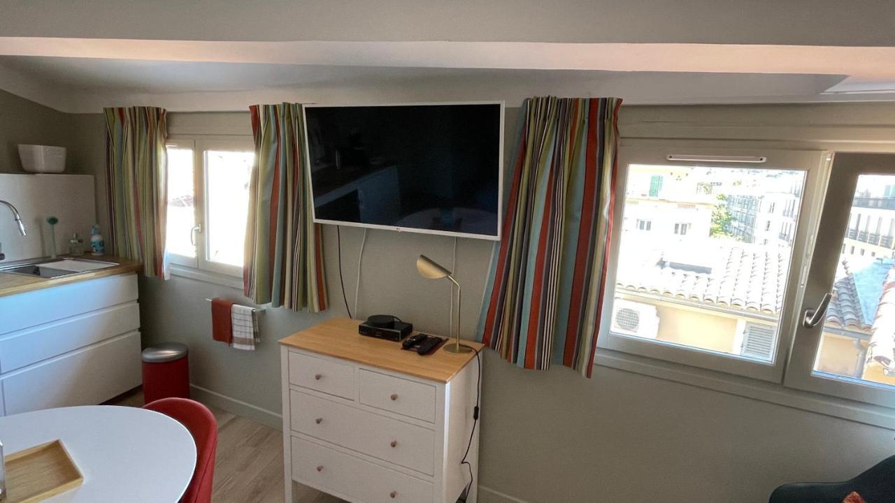 Au Coeur Du Vieux Toulon Au Calme Appartement Renove Climatise Confortable Etage Eleve Avec Ascenseur Proche Parking Et Toutes Commodites ภายนอก รูปภาพ