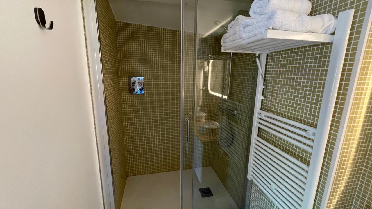 Au Coeur Du Vieux Toulon Au Calme Appartement Renove Climatise Confortable Etage Eleve Avec Ascenseur Proche Parking Et Toutes Commodites ภายนอก รูปภาพ