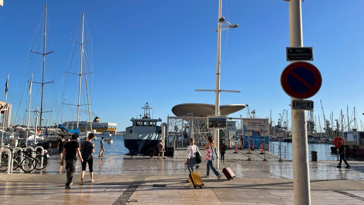 Au Coeur Du Vieux Toulon Au Calme Appartement Renove Climatise Confortable Etage Eleve Avec Ascenseur Proche Parking Et Toutes Commodites ภายนอก รูปภาพ
